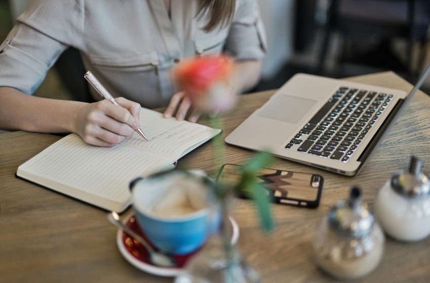  How To Start A Successful Side Hustle In 2025