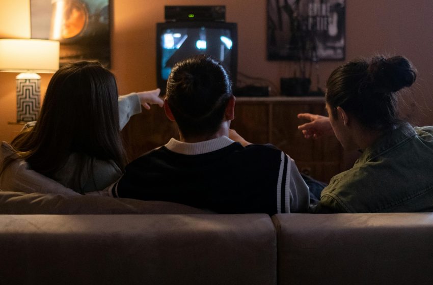  Top Comedy Shows To Watch For A Good Laugh