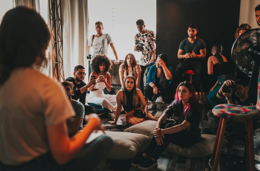 The Art of Small Talk: How to Start Conversations Without Feeling Awkward