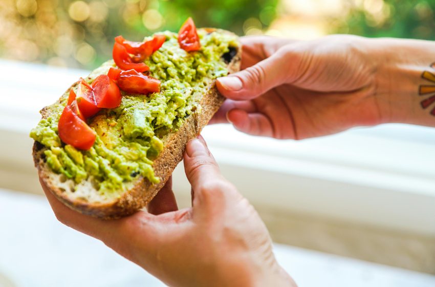  Mindful Eating: How to Enjoy Food Without Guilt or Stress